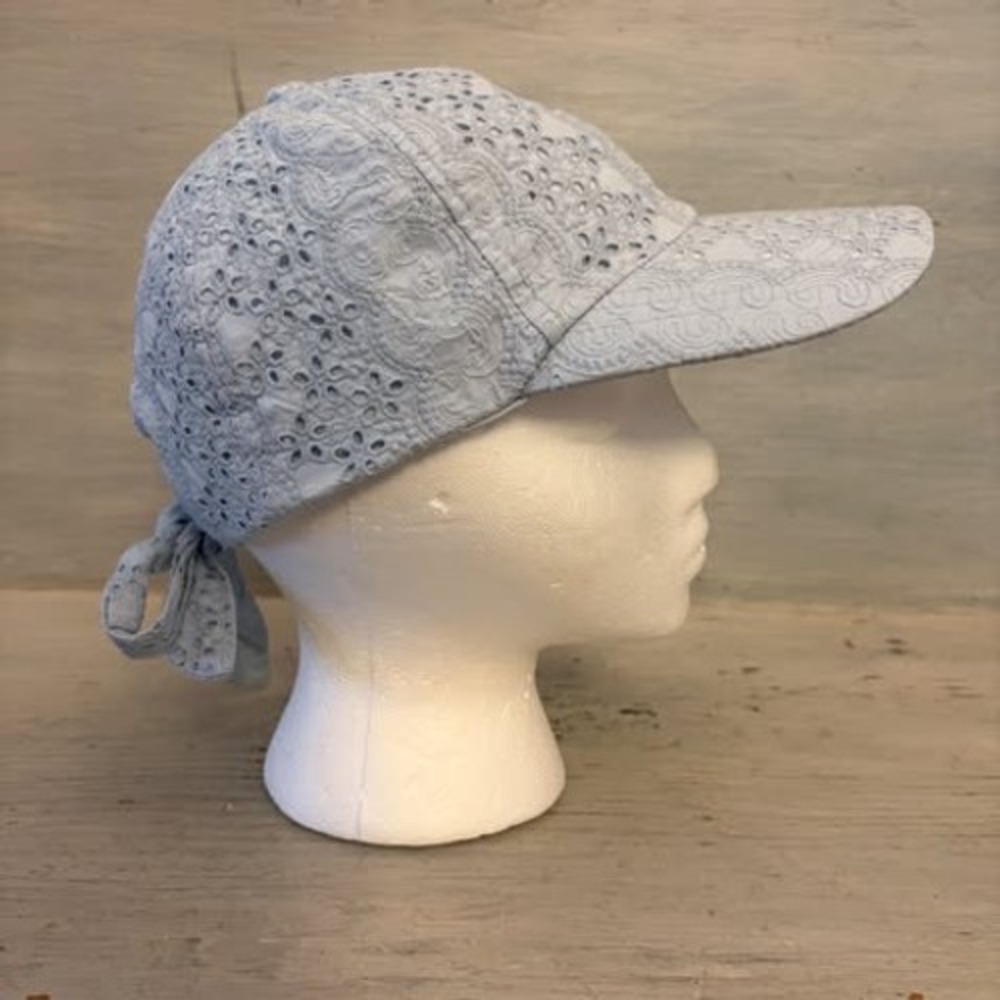 Vince Camuto 100% Cotton Pale Blue Eyelet Lace Adjustable Tie Baseball Cap GC - Picture 2 of 9